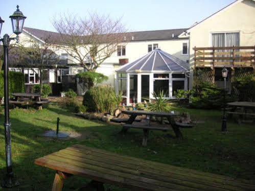 Zaheer'S Hotel Baldock Exterior foto